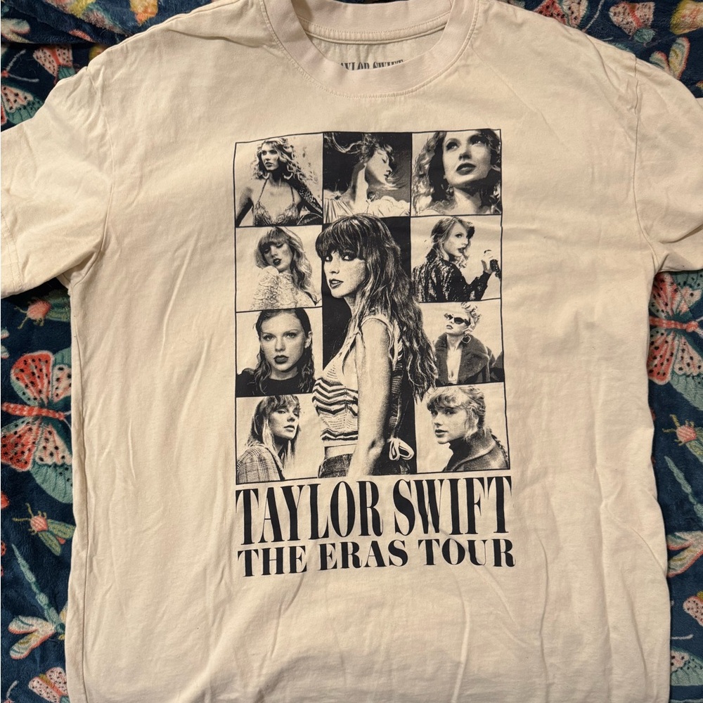 Taylor swift Eras tour tshirt, size medium